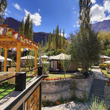 Mystique Meadows Earth Homes Hundar Kültér fotó