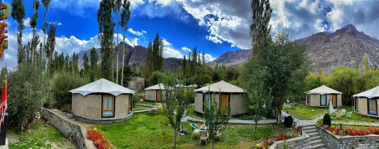 Mystique Meadows Earth Homes Hundar Kültér fotó